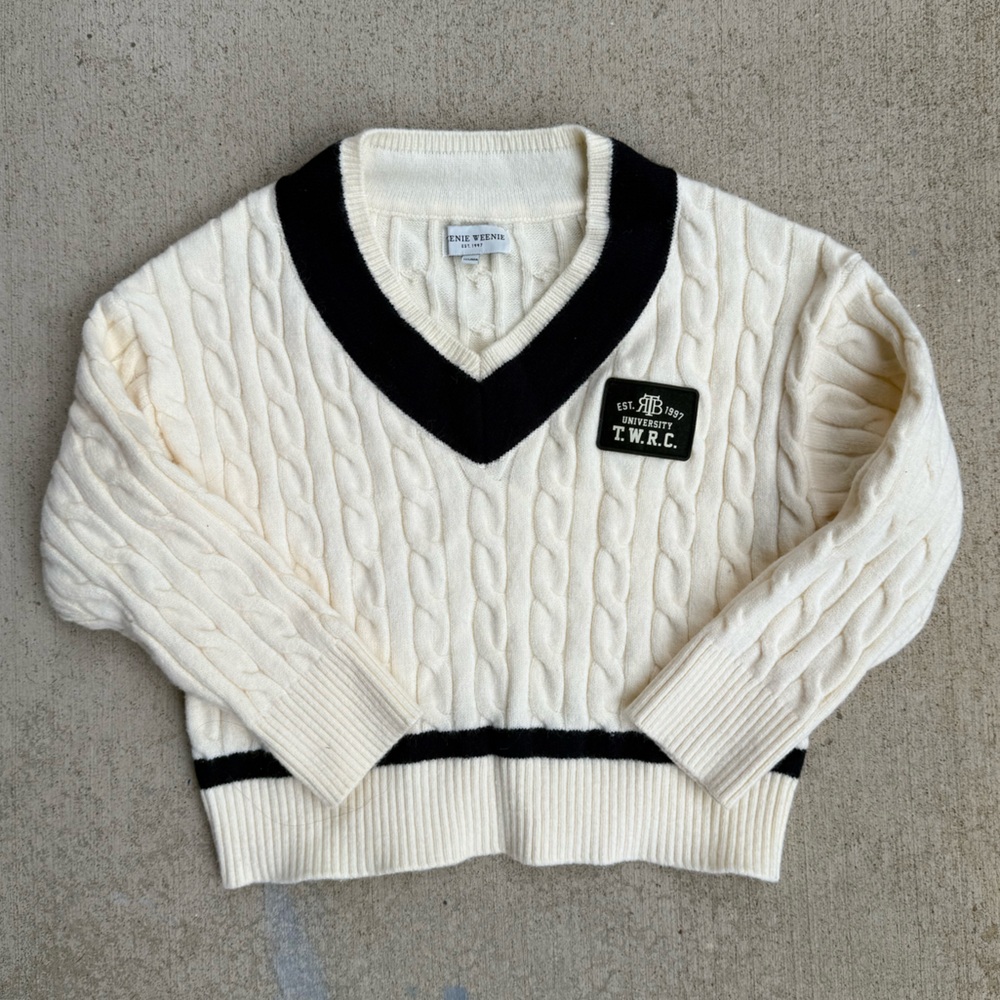 Teenie Weenie V-Neck Sweater in Cream and Black